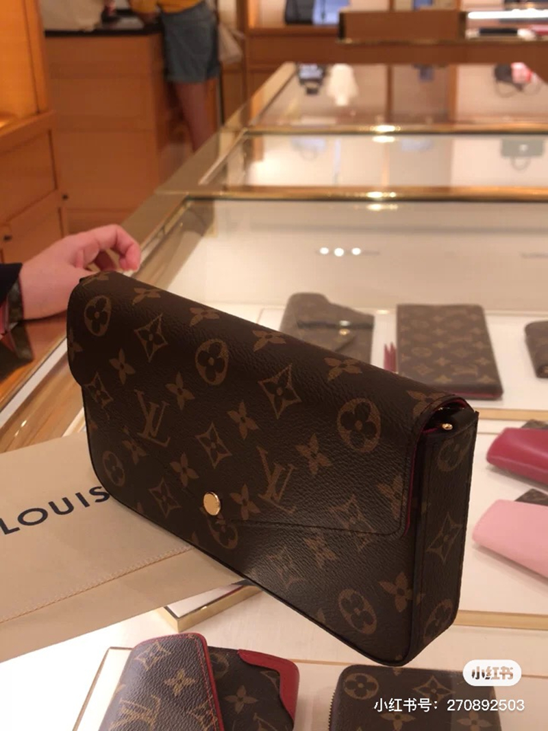 LVLouis
BagVitton
High Quality handbag shoulder crossbody bags womens handbags tote purses card holder Evening bag wallet, Red;black
LVLouis
BagVitton
High Quality handbag shoulder crossbody bags womens handbags tote purses card holder Evening bag wallet, Red;black