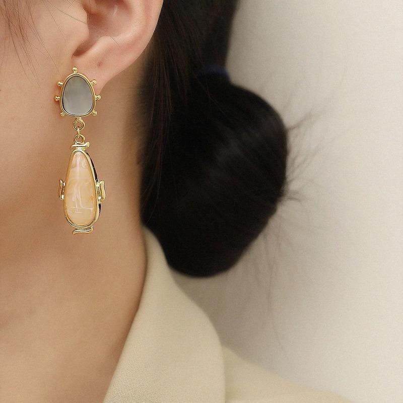 Dangle & Chandelier Vintage Fashion Irregular Natural Stone Shell Drop Earrings Geometric Brown Acrylic Resin Gold Plated Party Jewelry
Dangle & Chandelier Vintage Fashion Irregular Natural Stone Shell Drop Earrings Geometric Brown Acrylic Resin Gold Plated Party Jewelry