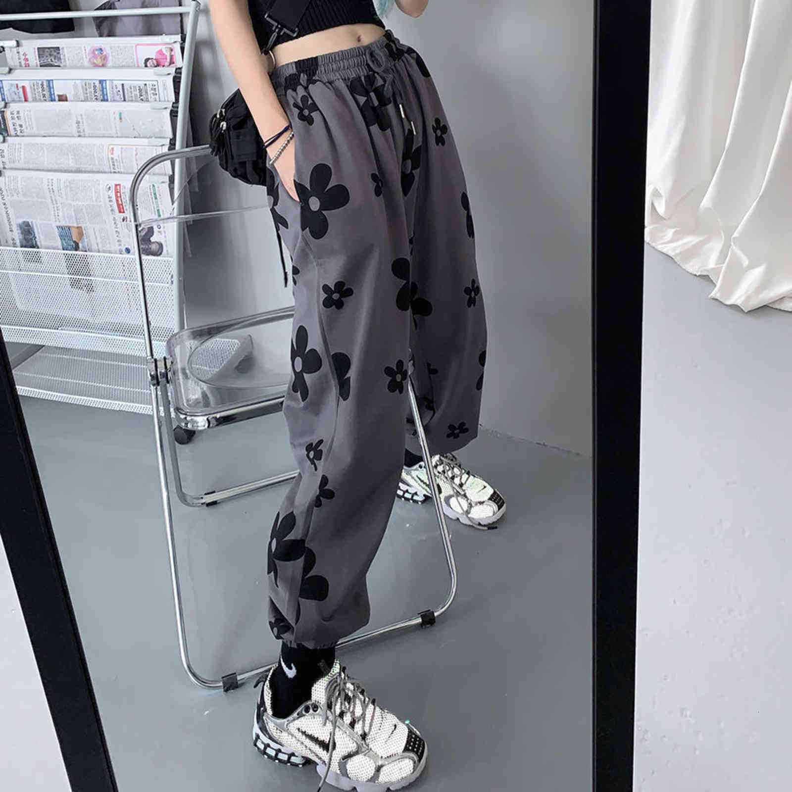 women's pants & capris women harajuku korean fashion floral print high street waisted long flared summer chic trousers cargo clothes 6z, Black;white
women's pants & capris women harajuku korean fashion floral print high street waisted long flared summer chic trousers cargo clothes 6z, Black;white