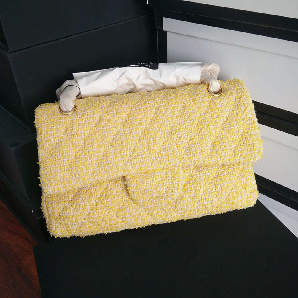 2021 Top Quality Italy Womens Shoulder Bags Classic Doule Flap Square Quilted Tweed Creamy Yellow Braided Multi Pochette Clutch Outdoor Sacoche, For transportation
2021 Top Quality Italy Womens Shoulder Bags Classic Doule Flap Square Quilted Tweed Creamy Yellow Braided Multi Pochette Clutch Outdoor Sacoche, For transportation