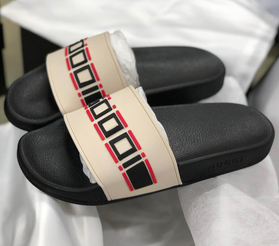 Men Rubber Slide Sandals Designer Slipper High Quality Causal Non-Slip Slides Summer Huaraches Flip Flops Slippers with BOX Size 5-11, Socks
Men Rubber Slide Sandals Designer Slipper High Quality Causal Non-Slip Slides Summer Huaraches Flip Flops Slippers with BOX Size 5-11, Socks