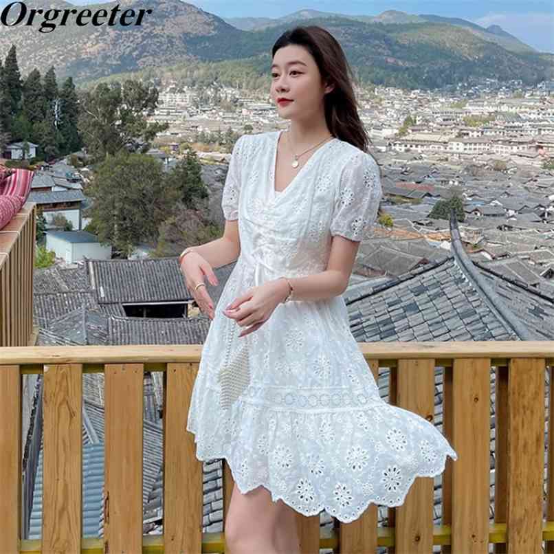 White Drawstring Mini Dress Women's Summer V-neck Short Sleeve Ruched Lace Patchwork Hollow out Female 210602
White Drawstring Mini Dress Women's Summer V-neck Short Sleeve Ruched Lace Patchwork Hollow out Female 210602