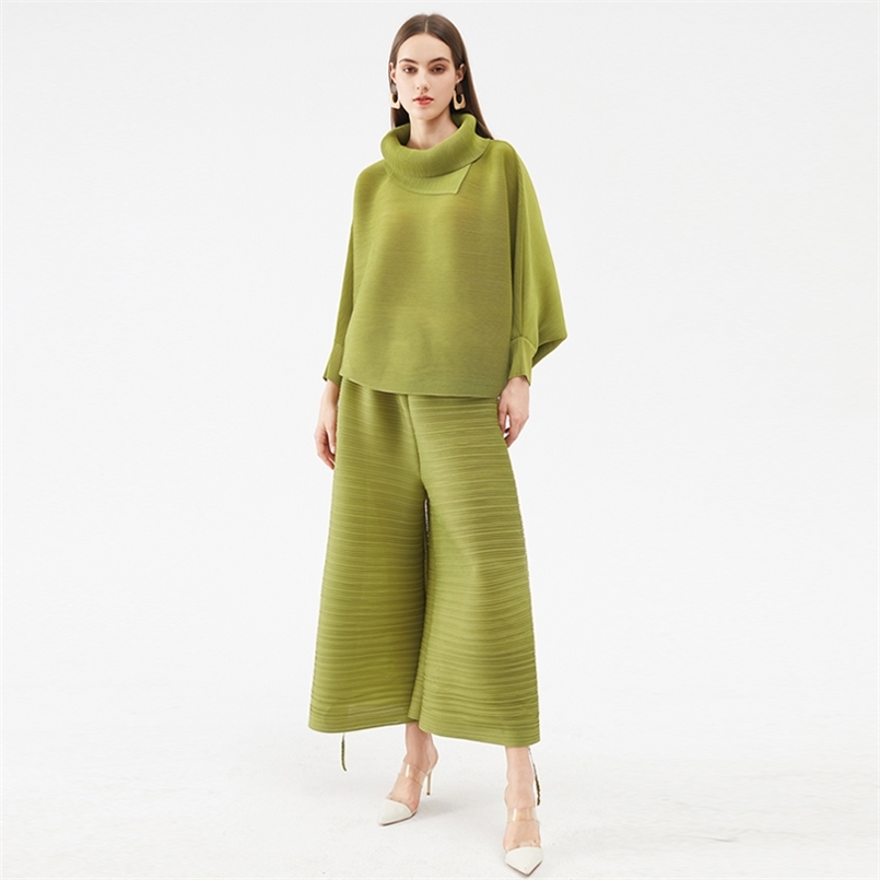 Autumn Winter Women Fashion Miyake Pleated Plus Size Two piece set pink outfits harem pants bat sleeve top 211109
Autumn Winter Women Fashion Miyake Pleated Plus Size Two piece set pink outfits harem pants bat sleeve top 211109