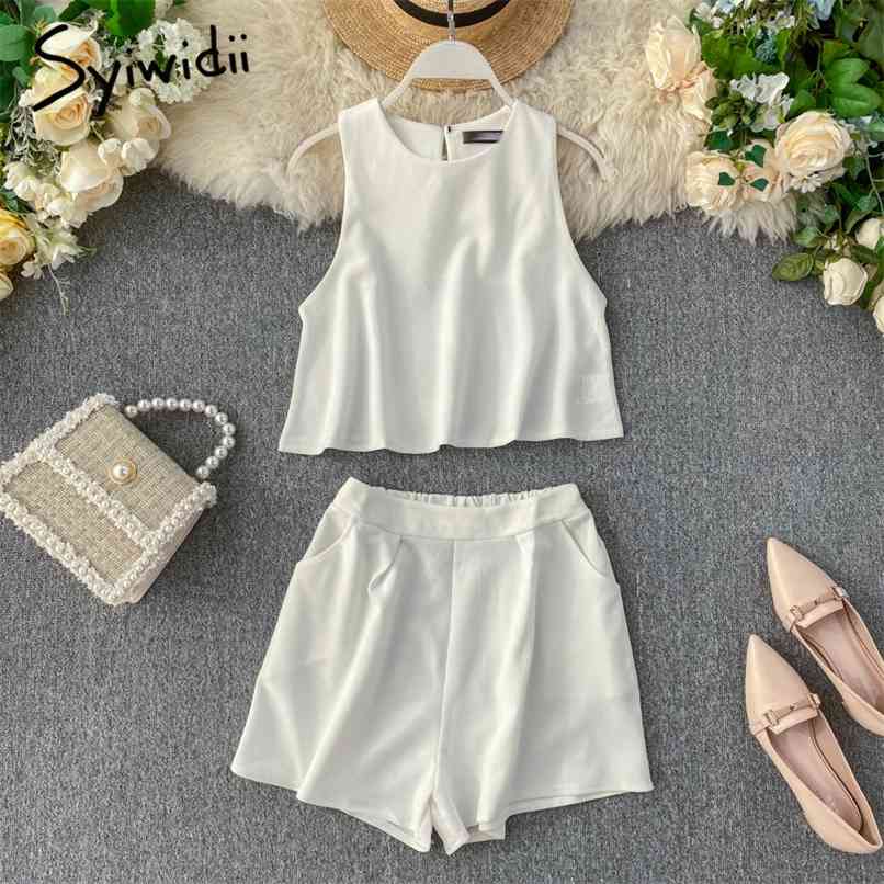 2 Pieces Set Women Casual Back Elastic Waist Shorts and Sleeveless O Neck Short Shirt Summer Green Black White 210607
2 Pieces Set Women Casual Back Elastic Waist Shorts and Sleeveless O Neck Short Shirt Summer Green Black White 210607