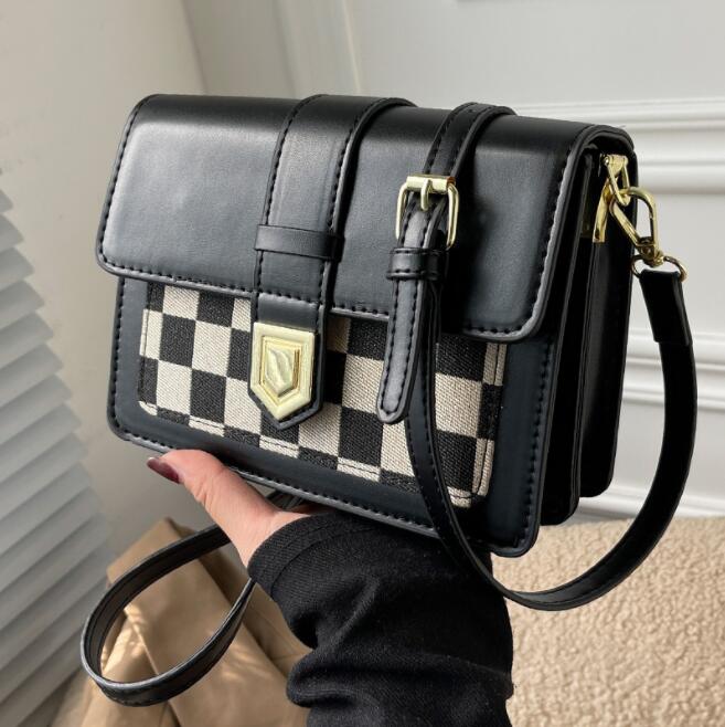 Factory wholesale women leathersshoulder bags simple atmosphere printed plaid handbag winter stereotypes leather backpack retro leopard handbags
Factory wholesale women leathersshoulder bags simple atmosphere printed plaid handbag winter stereotypes leather backpack retro leopard handbags