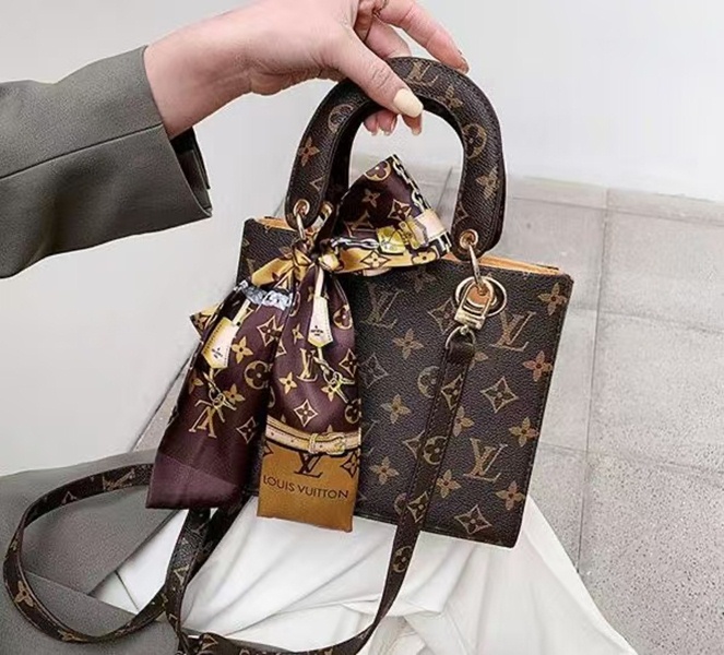 2021 LV Louis Vitton ONTHEGO Shoulder Bags with Ribbon Designers Luxurys old flower Women's Fashion Crossbody Messenger Bag Vut
2021 LV Louis Vitton ONTHEGO Shoulder Bags with Ribbon Designers Luxurys old flower Women's Fashion Crossbody Messenger Bag Vut