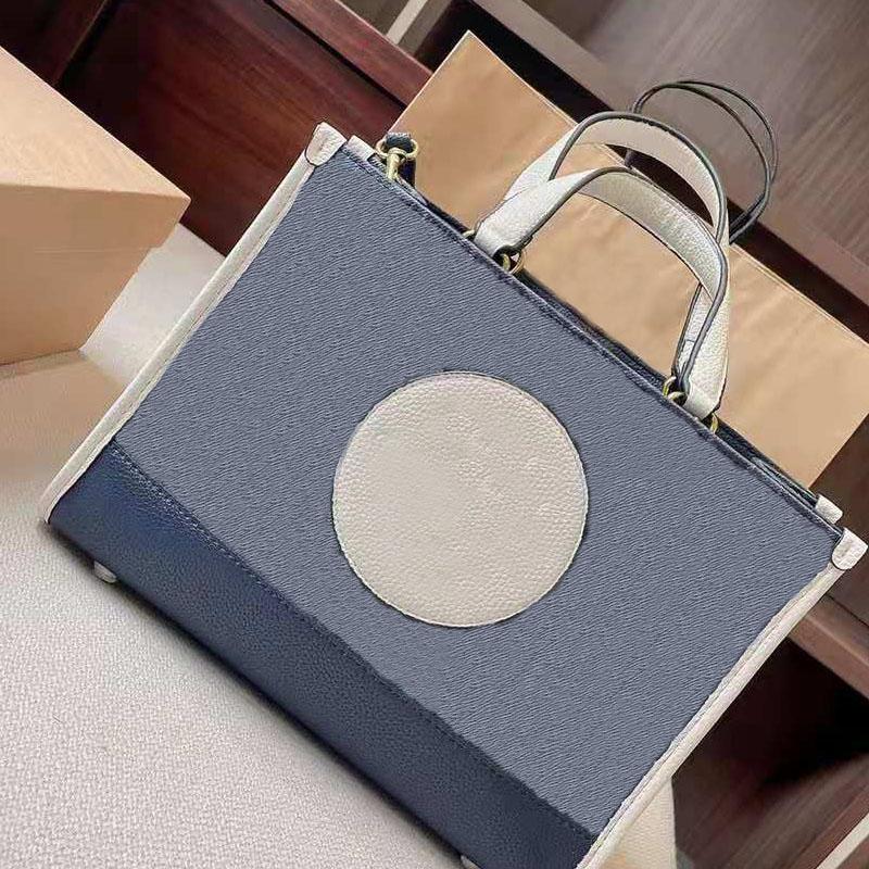 Luxury Ladies Brand Designer Tote Bags Fashion High Quality Canvas Large Capacity Ladie Wallets Handbag Carriage Print Mommy Shopping Bag
Luxury Ladies Brand Designer Tote Bags Fashion High Quality Canvas Large Capacity Ladie Wallets Handbag Carriage Print Mommy Shopping Bag