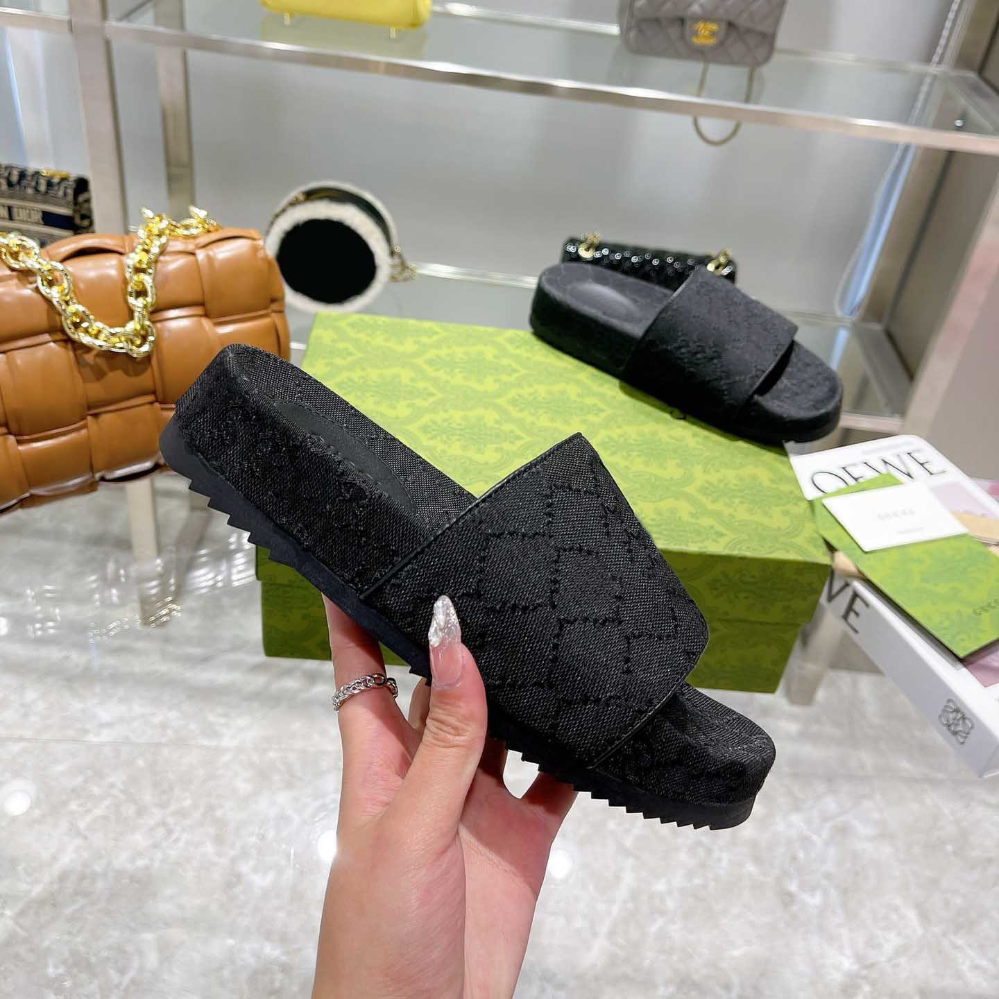 Famous designer men and women sandals slippers advanced latest platform slipper beach thick bottom letters woman sandals leather s3715620, Pay for freight
Famous designer men and women sandals slippers advanced latest platform slipper beach thick bottom letters woman sandals leather s3715620, Pay for freight