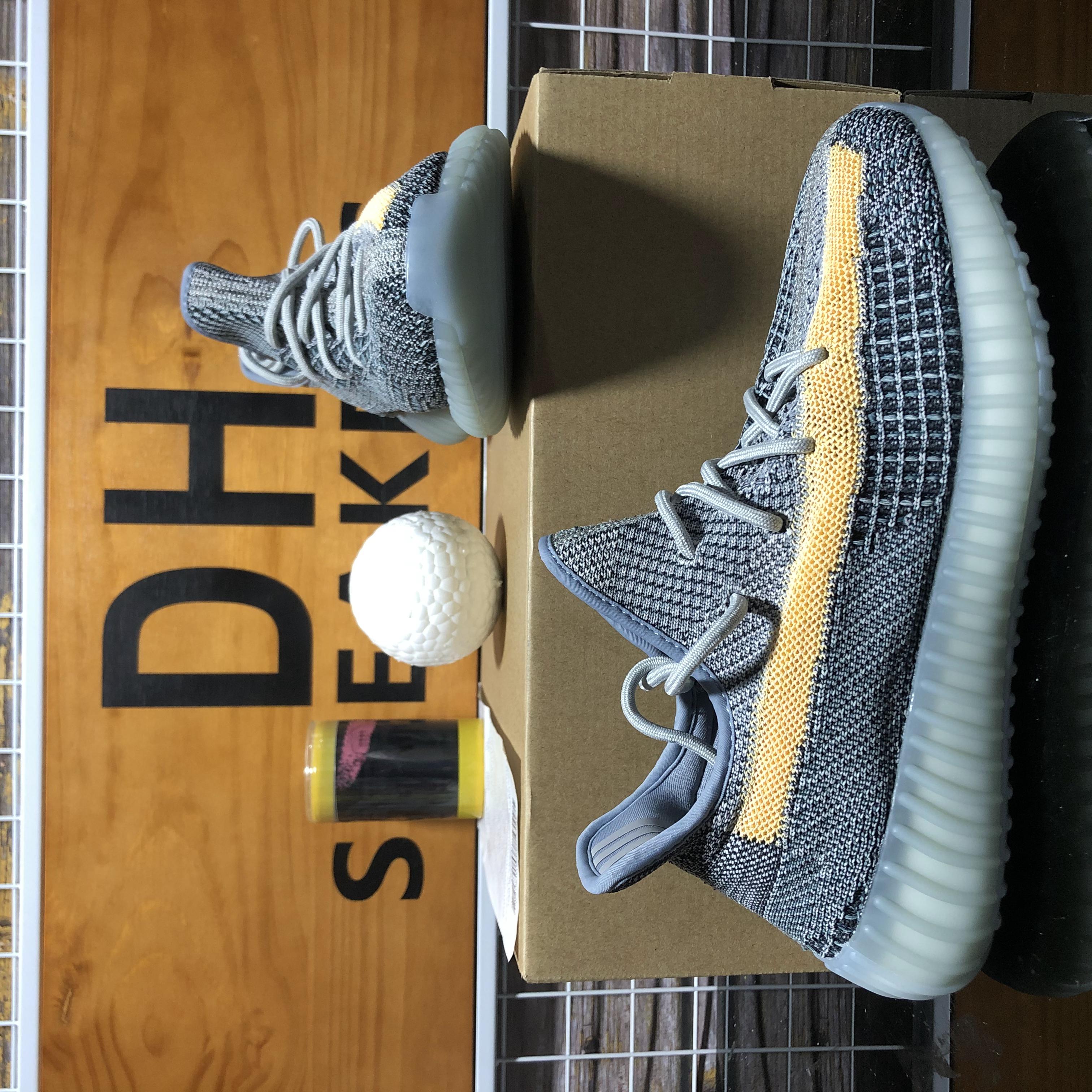 Top Quality Kanye Running Shoes Tail Light Stone Israfil Cinder 3M Static Reflective Trainers Black Red Zebra Mens Womens Outdoor Sneakers With Box, Gifts
Top Quality Kanye Running Shoes Tail Light Stone Israfil Cinder 3M Static Reflective Trainers Black Red Zebra Mens Womens Outdoor Sneakers With Box, Gifts