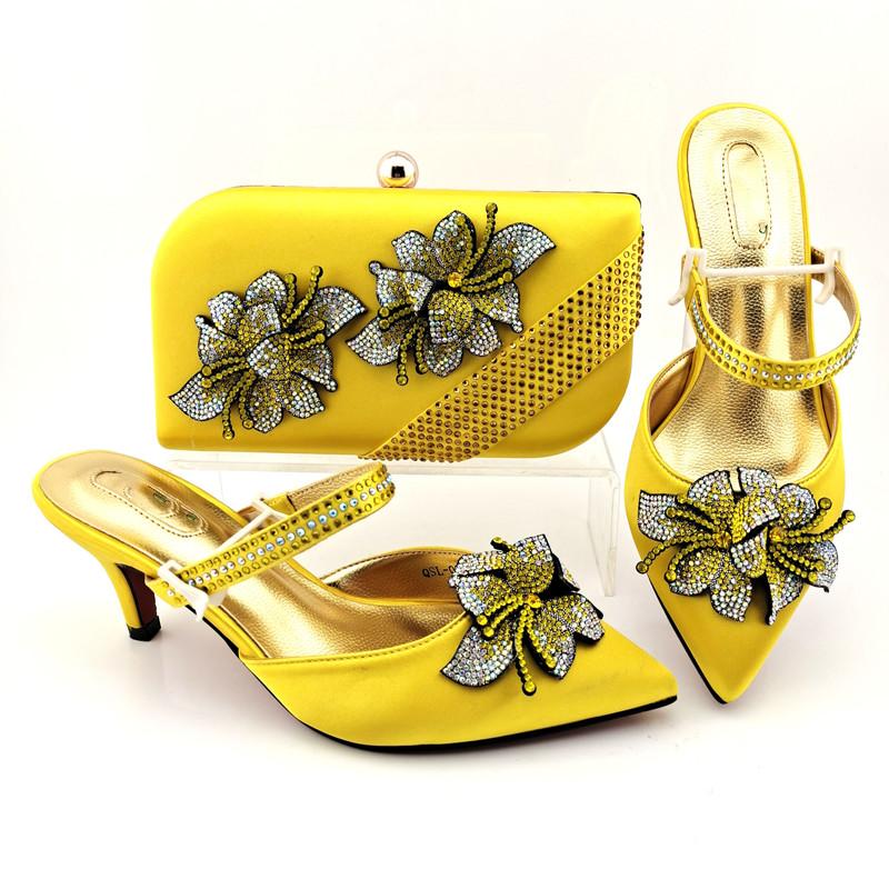 Dress Shoes Beautiful Yellow Women Match Bag With Flower Rhinestone Decoration African Pumps And Handbag Set QSL037,Heel 7.5CM, Champagne
Dress Shoes Beautiful Yellow Women Match Bag With Flower Rhinestone Decoration African Pumps And Handbag Set QSL037,Heel 7.5CM, Champagne