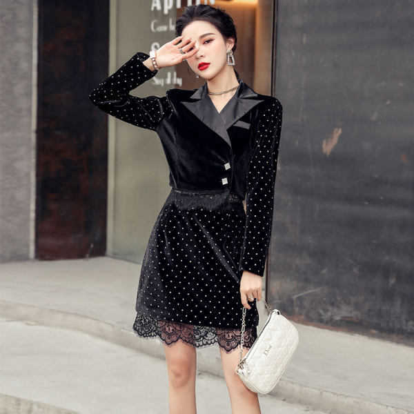 Fashion Women Two Piece Set Dot Velvet Long Sleeve Black Jacket + High Waist Lace Patchwork Mini Skirt Suit 210526, Photo color
Fashion Women Two Piece Set Dot Velvet Long Sleeve Black Jacket + High Waist Lace Patchwork Mini Skirt Suit 210526, Photo color