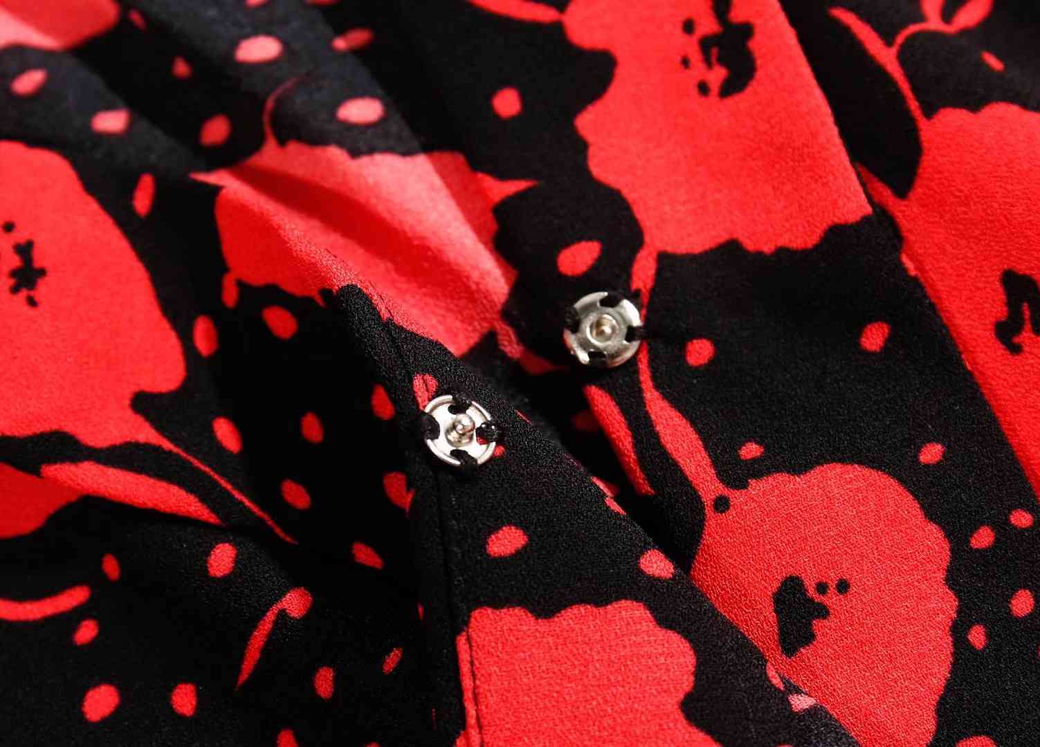 Vintage France Style Half Sleeve Wrap Shirt Fashion Red Floral Print Black Blouse Women Chic Short Tops 210429