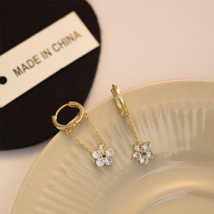 Dangle & Chandelier Korean Elegant Shining Zircon Flower Chain Drop Petal Earrings Exquisite Fashion Fairy Jewelry For Women Engagement Gift, Silver
Dangle & Chandelier Korean Elegant Shining Zircon Flower Chain Drop Petal Earrings Exquisite Fashion Fairy Jewelry For Women Engagement Gift, Silver