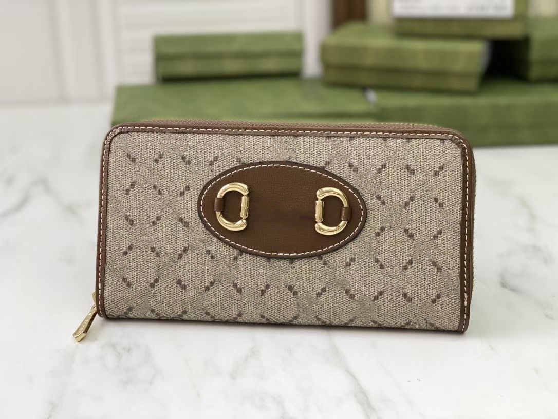 Woman Horsebit 1955 Zipper Around Wallet Beige/ebony Canvas a Material With Low Environmental Impact Lady Credit Card Purse, Brown
Woman Horsebit 1955 Zipper Around Wallet Beige/ebony Canvas a Material With Low Environmental Impact Lady Credit Card Purse, Brown