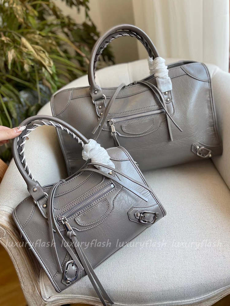 Designers Bag Women TOTE 2022 New France Luxurys Street Trend Lady Handbags Men Handbag Vintage Europe Crossbody Shouler Bags Large Capacity, This option for for sale
Designers Bag Women TOTE 2022 New France Luxurys Street Trend Lady Handbags Men Handbag Vintage Europe Crossbody Shouler Bags Large Capacity, This option for for sale
