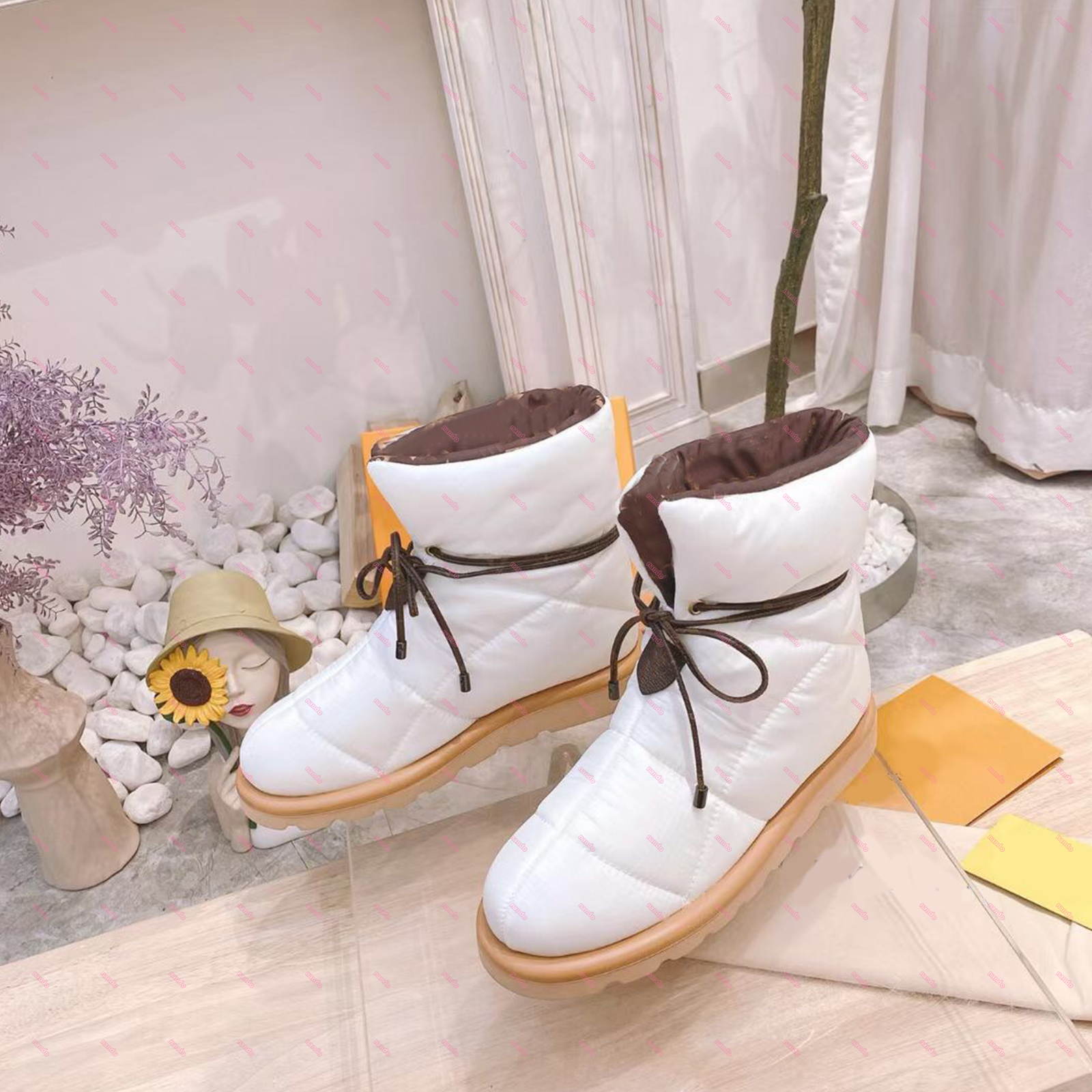 Boots for women autumn and winter essential designer single white match A110