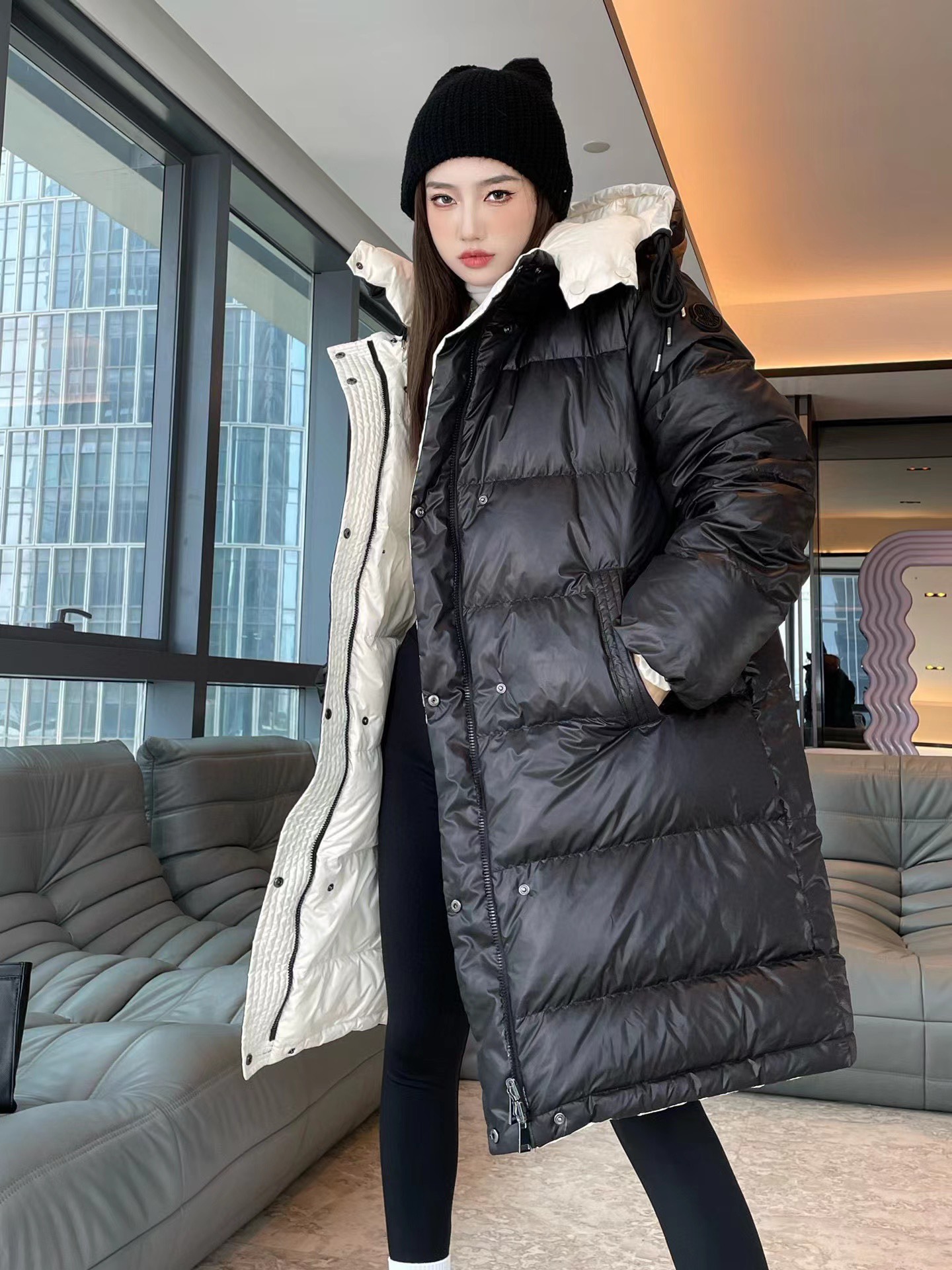 MON*** Original Badge Style Luxury Designer Brand Women's Downs Jacket Parkas Coats Classic Ladies Fashion Black Glossy Faux Fur Collar Warm Winter Outerwear Size S-3XL
MON*** Original Badge Style Luxury Designer Brand Women's Downs Jacket Parkas Coats Classic Ladies Fashion Black Glossy Faux Fur Collar Warm Winter Outerwear Size S-3XL
