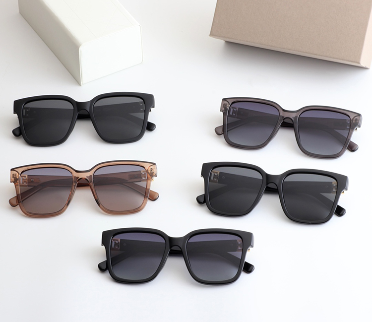 Sunglasses for lovers driving, leisure . tourism. Thick and atmospheric frame, 5 colors can choice, necessary gifts, White;black
Sunglasses for lovers driving, leisure . tourism. Thick and atmospheric frame, 5 colors can choice, necessary gifts, White;black