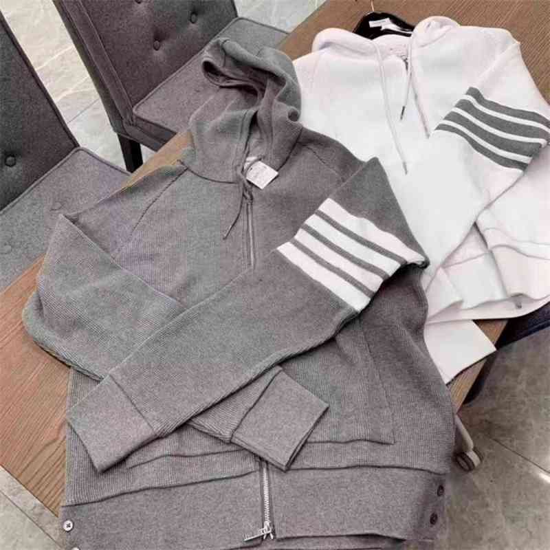 Tb21 waffle Hoodie grey zipper classic arm four bar coat red, white blue ribbon for men and women, Black
Tb21 waffle Hoodie grey zipper classic arm four bar coat red, white blue ribbon for men and women, Black