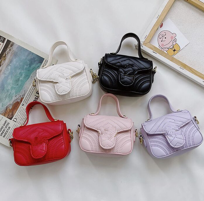 Girls Metal Letter HandBag Fashion Kids quilted chain bags Lady style children Single-shoulder Bag, White
Girls Metal Letter HandBag Fashion Kids quilted chain bags Lady style children Single-shoulder Bag, White