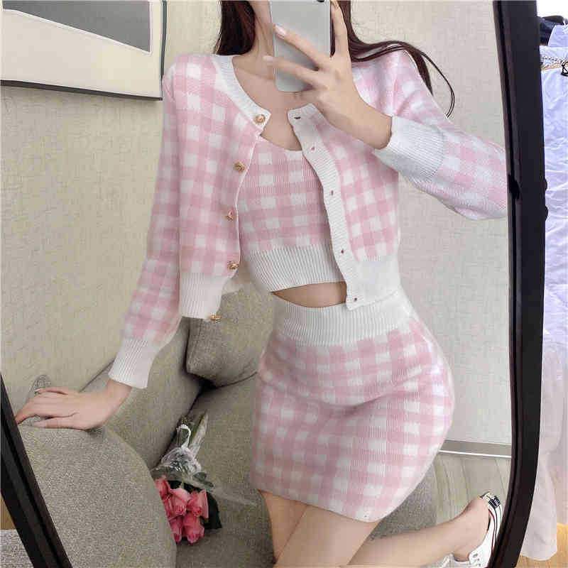 3 Piece Set Women's Sweet Plaid O-Neck Single-Breasted Long-Sleeved Sweater Coat + Sexy Short Crop Top Mini Skirt Suit 210519