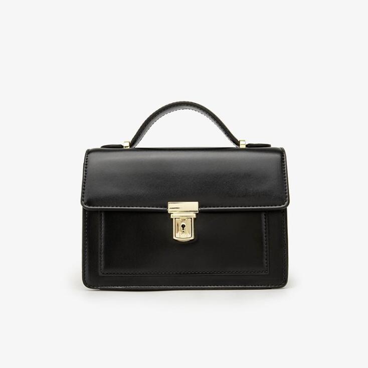Factory wholesale women bag elegant high-quality leather handbag retro Hong Kong style solid color plain leathers chain bags simple fashion handbags
Factory wholesale women bag elegant high-quality leather handbag retro Hong Kong style solid color plain leathers chain bags simple fashion handbags