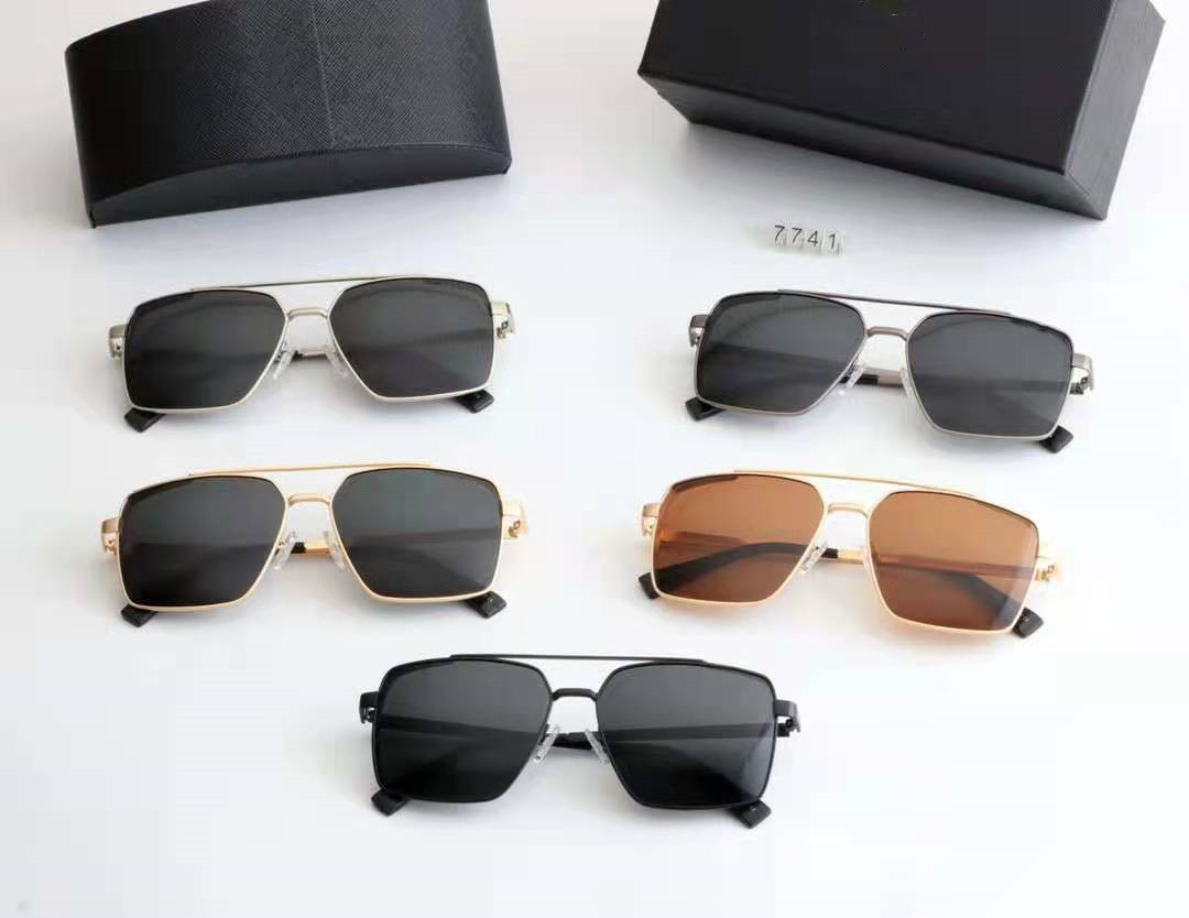 Fashion PR sunglass high quailty NO.7741 come with case and box 5 colors could be chosen, White;black
Fashion PR sunglass high quailty NO.7741 come with case and box 5 colors could be chosen, White;black