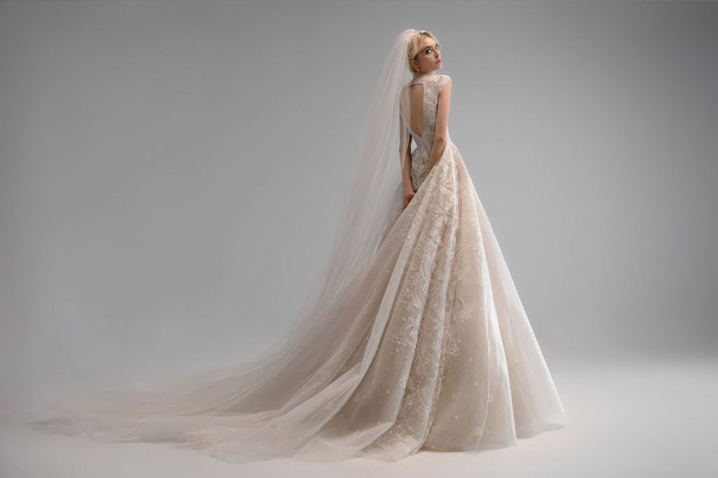 Ersa Atelier 2021 Wedding Dresses A Line Bridal Gowns Short Sleeve V Neck Lace Beaded Appliqued Robe De Mariée