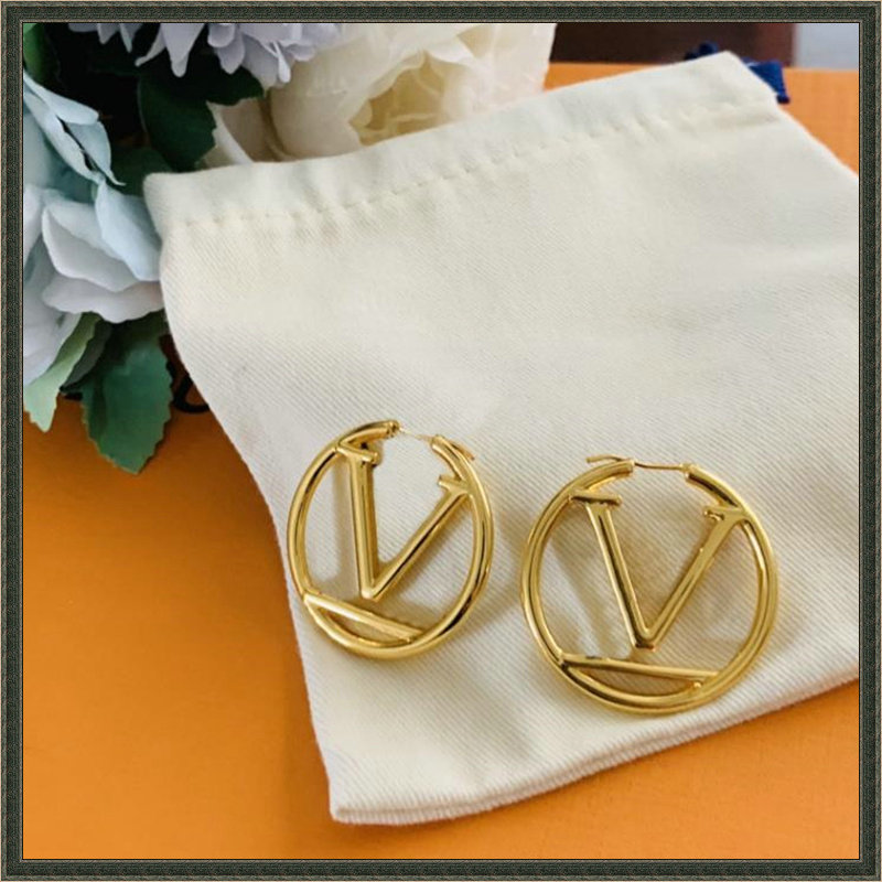 2021 Womens Jewelry Ear Stud Luxury Designers Studs Earrings Fashion Letters V Earrings Women Golden Earring Boucles D'oreilles Der Ohrring
2021 Womens Jewelry Ear Stud Luxury Designers Studs Earrings Fashion Letters V Earrings Women Golden Earring Boucles D'oreilles Der Ohrring
