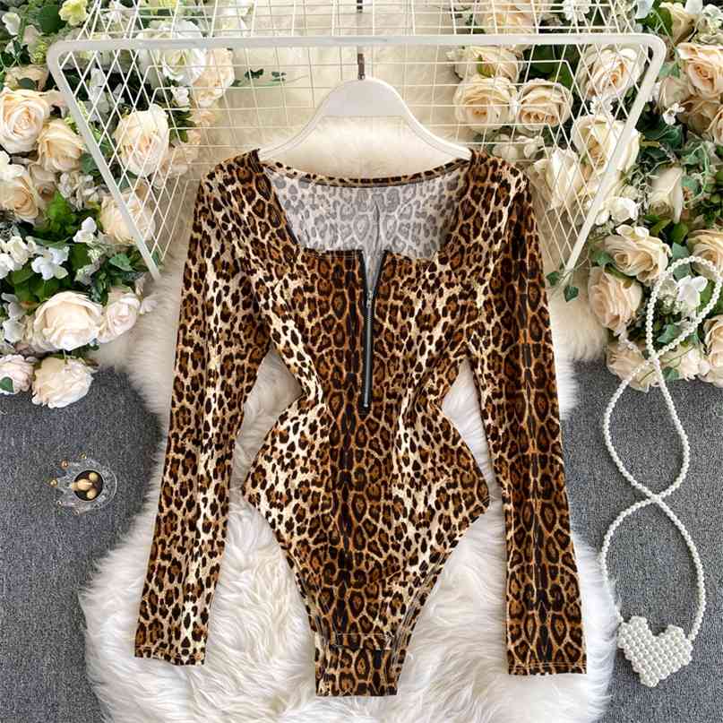 Leopard print bodysuit women long sleeve square collar zipper up sexy romper ladies jumpsuit club outfits female tops blouse 210603
Leopard print bodysuit women long sleeve square collar zipper up sexy romper ladies jumpsuit club outfits female tops blouse 210603