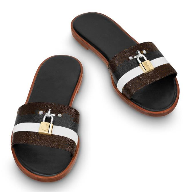 Women Leather Flat Slippers Lock Canvas Wide Strap Mule Casual Designer Lady Padded Insole Slide Sandal
Women Leather Flat Slippers Lock Canvas Wide Strap Mule Casual Designer Lady Padded Insole Slide Sandal