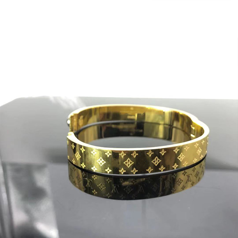 logo luxury Bangle women stainless steel couple bracelet men's fashion jewelry Valentine Day gift for girlfriend accessories wholesale
logo luxury Bangle women stainless steel couple bracelet men's fashion jewelry Valentine Day gift for girlfriend accessories wholesale