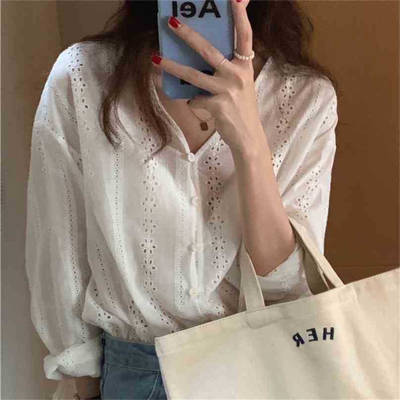 White Embroidery V-Neck Retro Loose Vintage Summer Lady Elegant Sweet Femme Blouses Chic Shirts Tops 210525
White Embroidery V-Neck Retro Loose Vintage Summer Lady Elegant Sweet Femme Blouses Chic Shirts Tops 210525