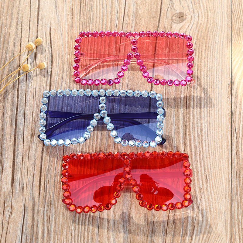 Fashion Cute Kids Sunglasses Lovely Diamond Inlaid Frame Girls Sunglass Ultraviolet-proof Infant Glasses Eyewear Children Shades Gafas Gifts Wholesale
Fashion Cute Kids Sunglasses Lovely Diamond Inlaid Frame Girls Sunglass Ultraviolet-proof Infant Glasses Eyewear Children Shades Gafas Gifts Wholesale