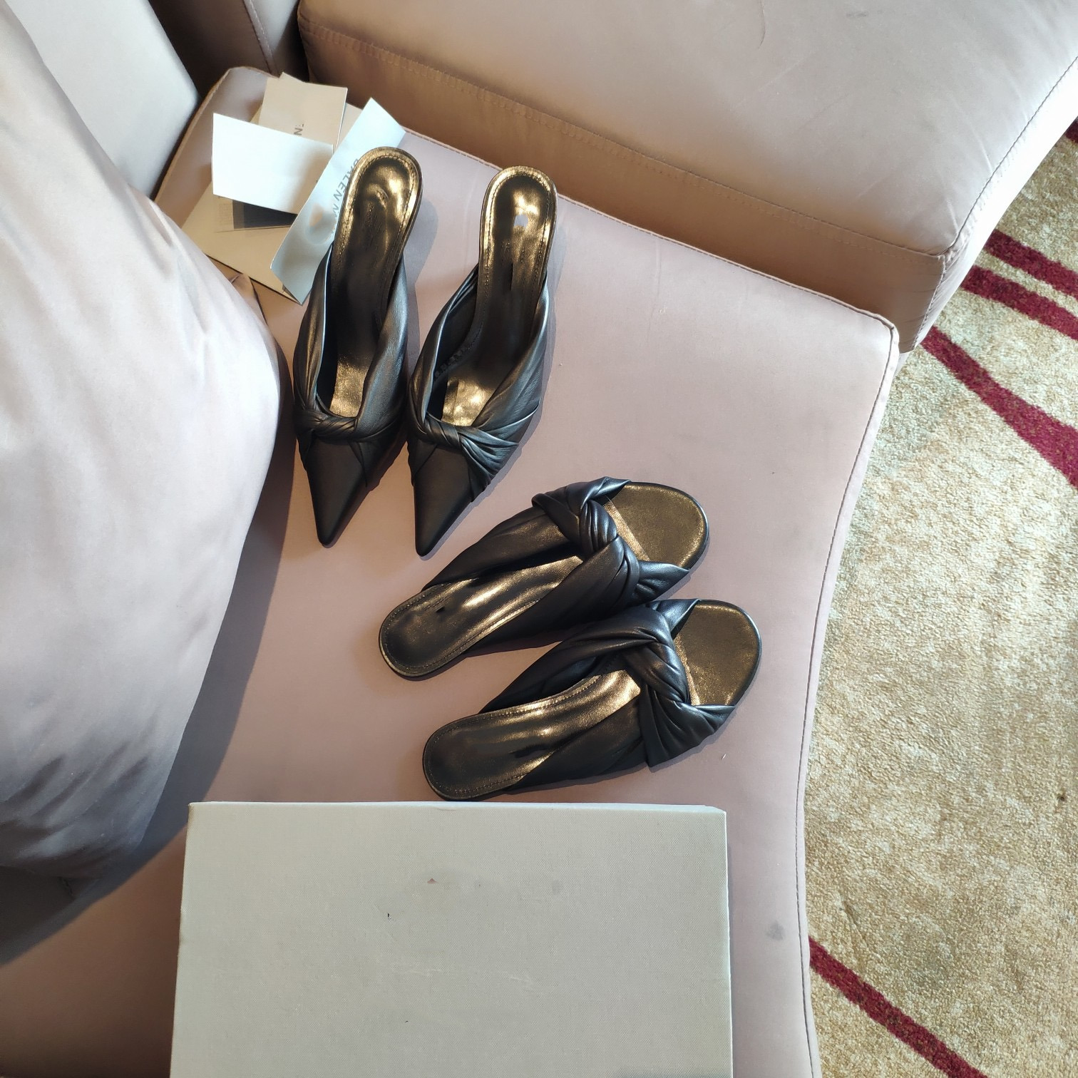 2021 summer Luxury designer Leather twist slippers women's slides high-heeled Baotou half-drag Muller shoes pointed cat heel women Open, Black
2021 summer Luxury designer Leather twist slippers women's slides high-heeled Baotou half-drag Muller shoes pointed cat heel women Open, Black