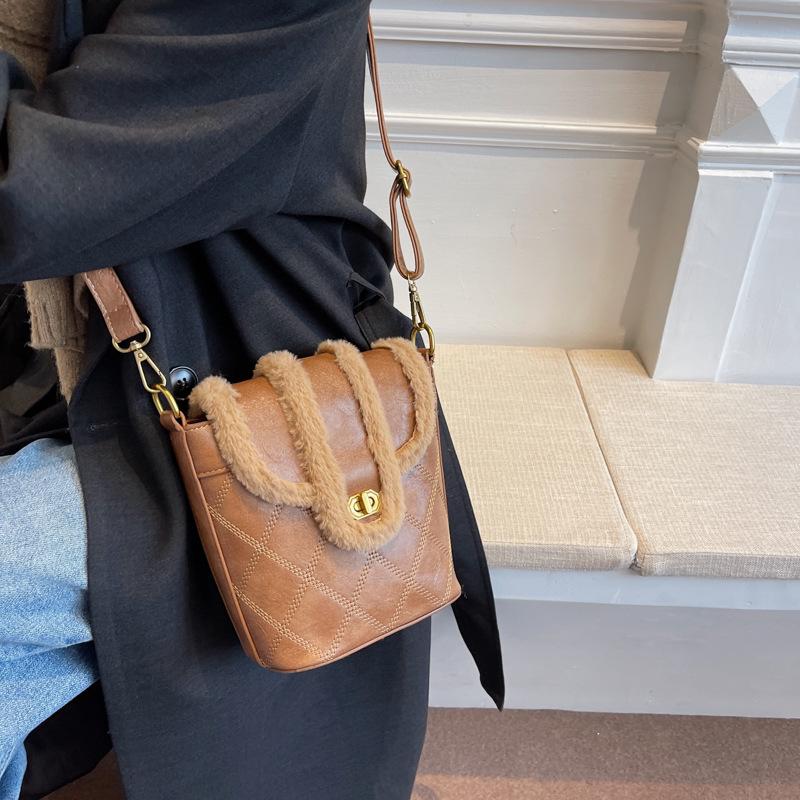 Evening Bags Bag For Women Foreign Style 2021 Autumn And Winter Single Shoulder Texture Messenger
Evening Bags Bag For Women Foreign Style 2021 Autumn And Winter Single Shoulder Texture Messenger