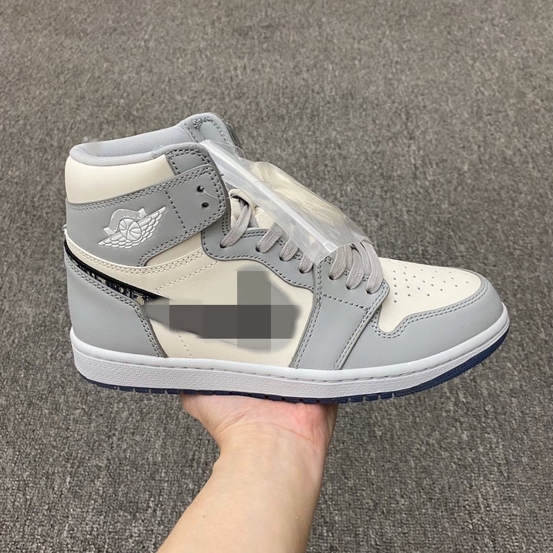 moda femminile Designer scarpe ginnastica con tacco alto sneakerpelle casual da corsa all aperto uomini e donne in alto 36-45
moda femminile Designer scarpe ginnastica con tacco alto sneakerpelle casual da corsa all aperto uomini e donne in alto 36-45