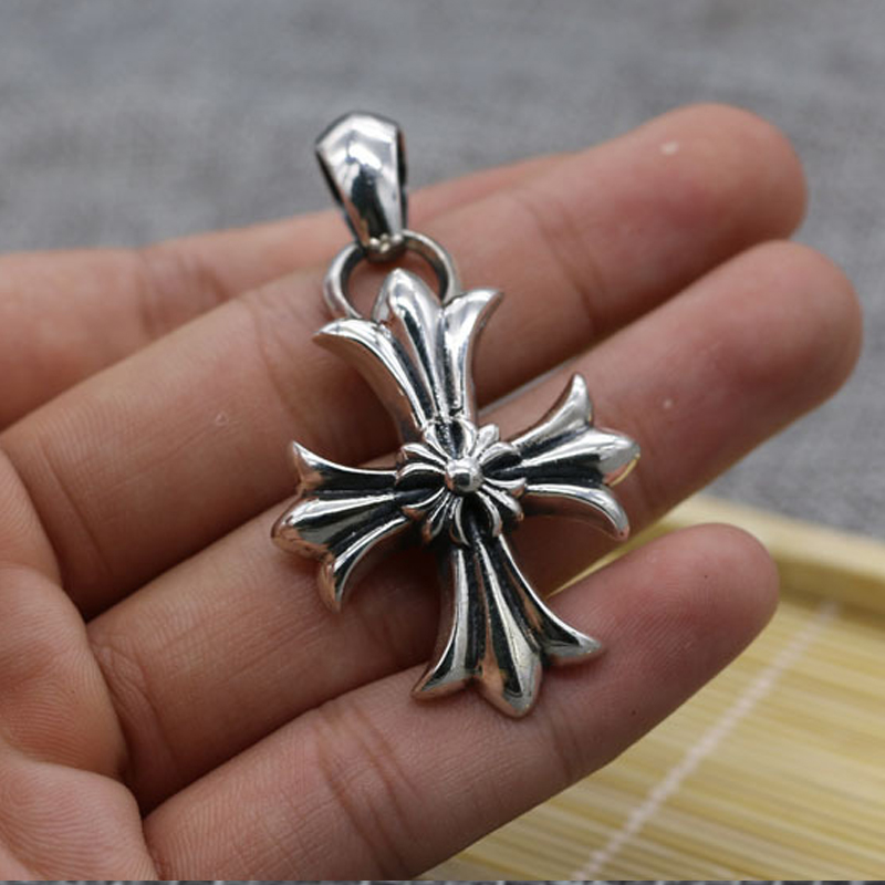 100% s925 sterling silver pendant personality classic retro jewelry hip hop style domineering holy sword punk style send lover gift
100% s925 sterling silver pendant personality classic retro jewelry hip hop style domineering holy sword punk style send lover gift
