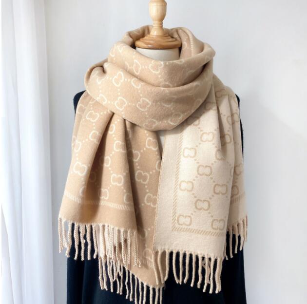 2021-2022 Classic fashion scarf new autumn and winter warmth imitation cashmere ladies mid-length shawl k11 180*70CM
2021-2022 Classic fashion scarf new autumn and winter warmth imitation cashmere ladies mid-length shawl k11 180*70CM