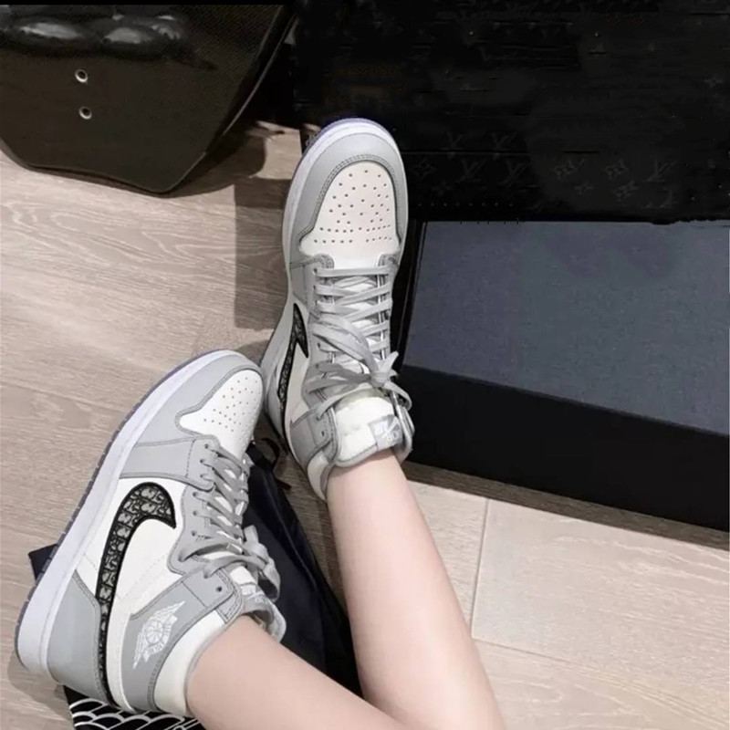 New arrivall oblique Luxury Designer 40904 Sneakers Mens Womens Basketball Shoes Sports air Trainers size 36-45
New arrivall oblique Luxury Designer 40904 Sneakers Mens Womens Basketball Shoes Sports air Trainers size 36-45