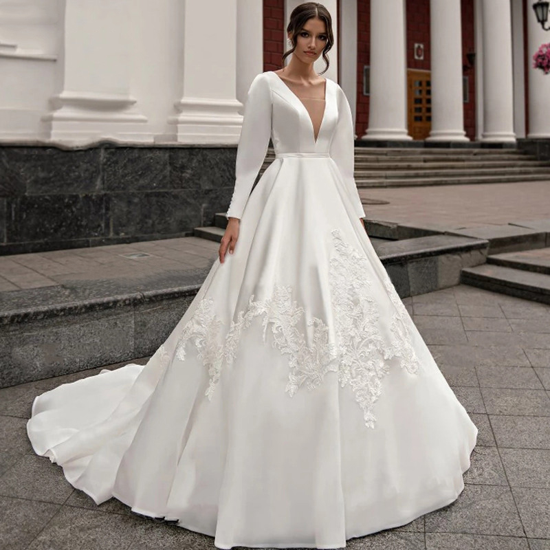 Eightree Wedding Dress Long Sleeve Satin 2021 V-neck Appliqued Bridal Gown With Pockets Princess Plus Size Vestido de Noiva