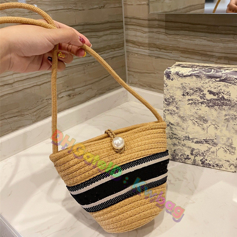women Summer Bohemia Rattan Beach Bags Straw tote bag Travel Shopping Handbags 2021 Luxurys Designers Shoulder handbag Totes Pearl buckle Woven Straws Purse wallet, No bags
women Summer Bohemia Rattan Beach Bags Straw tote bag Travel Shopping Handbags 2021 Luxurys Designers Shoulder handbag Totes Pearl buckle Woven Straws Purse wallet, No bags