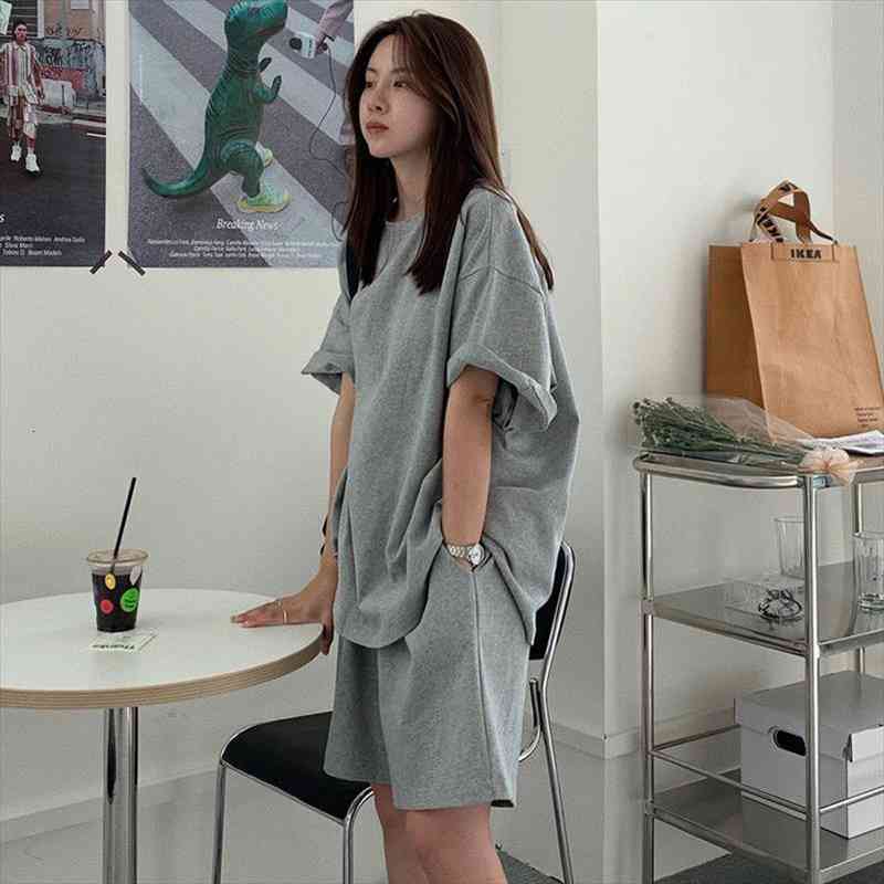 korean version of white short-sleeved shorts two-piece suit women summer loose high waist casual sports solid, Gray
korean version of white short-sleeved shorts two-piece suit women summer loose high waist casual sports solid, Gray
