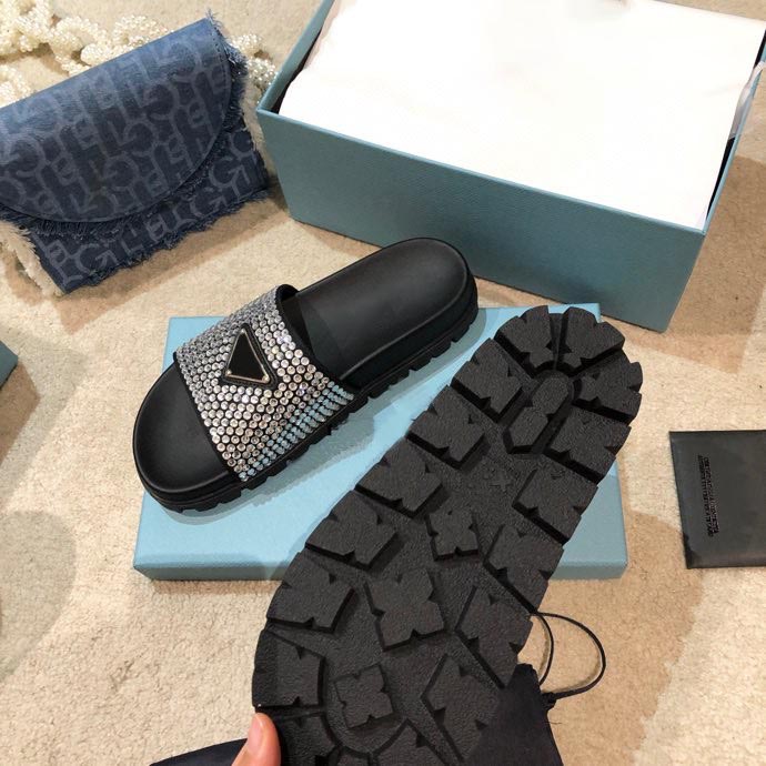 2021 women slippers slides sandals fashion summer ladies pearl upper slipper top designer woman flat shoes with box
2021 women slippers slides sandals fashion summer ladies pearl upper slipper top designer woman flat shoes with box
