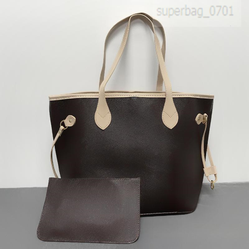 Handbag key Rings Totes M45685 Leather Embossing Designers Bags Medium shopping bag file Pavilion of Retro detail Removable Zipper Clutch All-match practical, Black
Handbag key Rings Totes M45685 Leather Embossing Designers Bags Medium shopping bag file Pavilion of Retro detail Removable Zipper Clutch All-match practical, Black