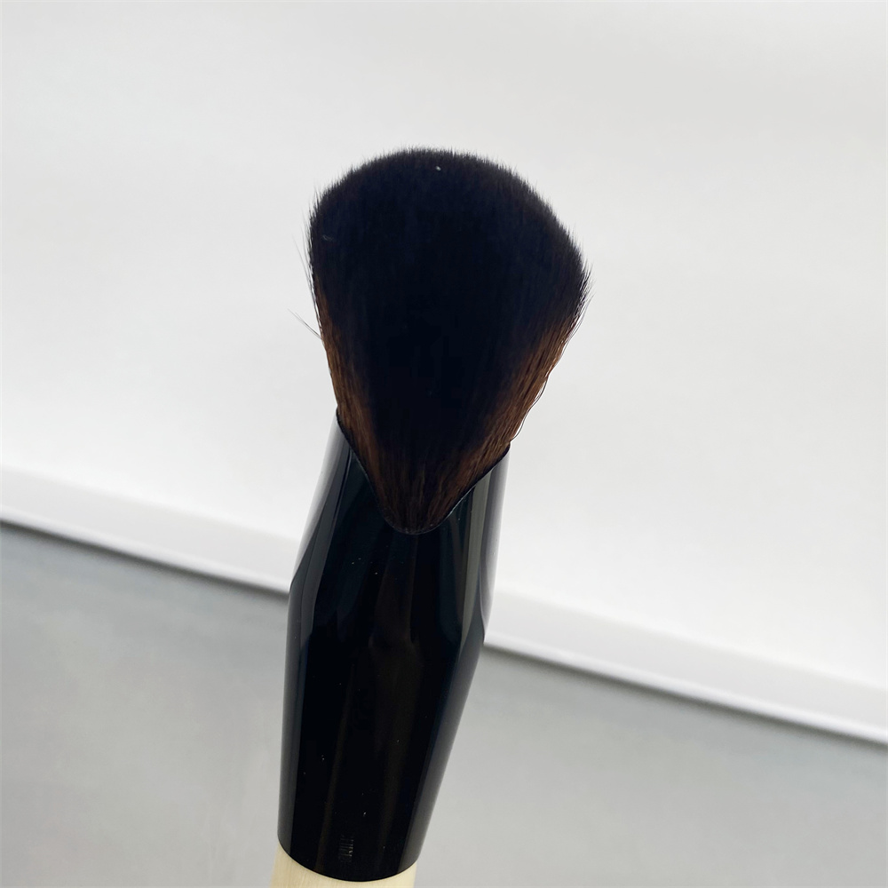 PRECISE BLENDING Makeup Fan Brush - Dense Fan Shaped Highlighting Contouring Powder Blush Beauty Cosmetics Tool