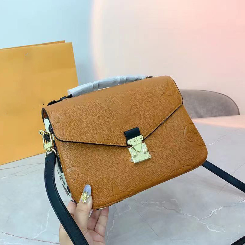 Factory Outlet Design women's new 2021 Messenger Shoulder Bag Large Capacity fashionable hand Pu small square bag
Factory Outlet Design women's new 2021 Messenger Shoulder Bag Large Capacity fashionable hand Pu small square bag