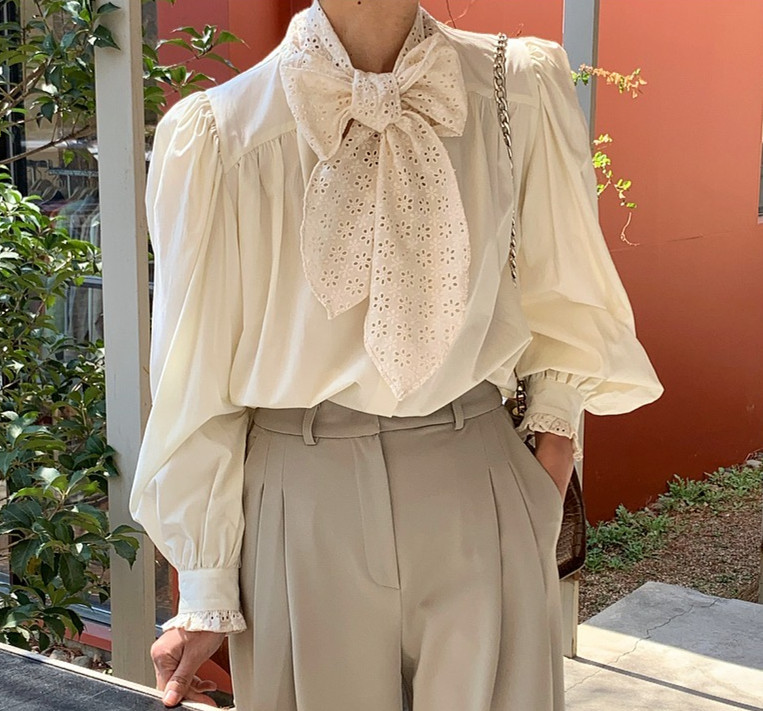 Nomikuma Korean Hollow-out Bow Tie Collar Blouse Shirt Puff Long Sleeve Women Tops Autumn Winter Elegant Blusas Mujer 6D212 210427