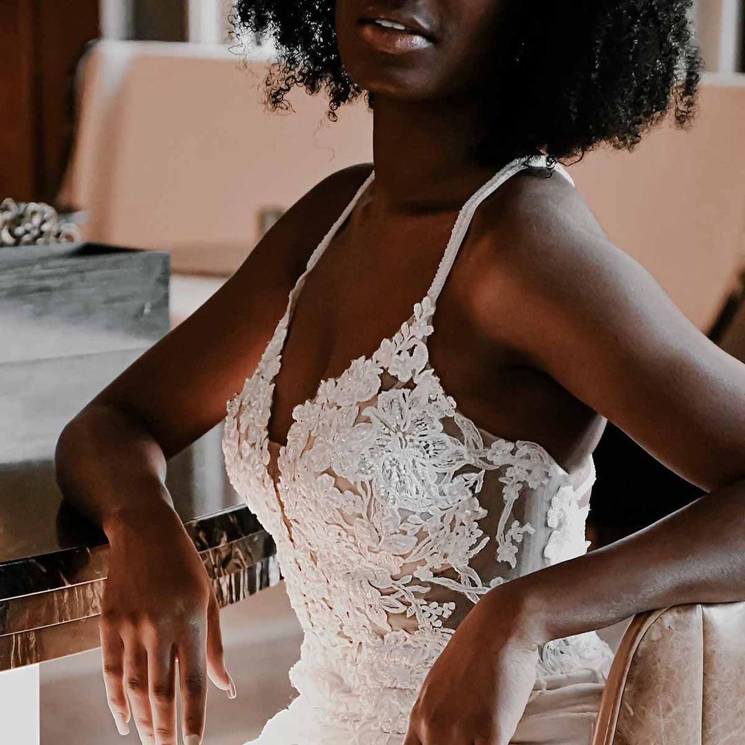 Elegant Mermaid Wedding Dress Spaghetti Straps Neck Flower Appliques Bridal Gowns robes de mariée Sexy Criss Cross Back Bride Dresses