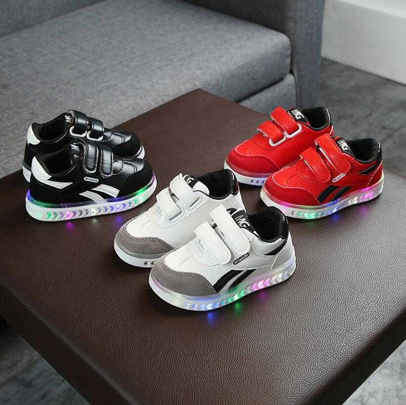 Kids Toddler Shoes Led Glowing Sneakers With Light Children Running Shoes Hook Loop Fashion Luminous Sport Shoes For Girls Boys X0703, Red
Kids Toddler Shoes Led Glowing Sneakers With Light Children Running Shoes Hook Loop Fashion Luminous Sport Shoes For Girls Boys X0703, Red